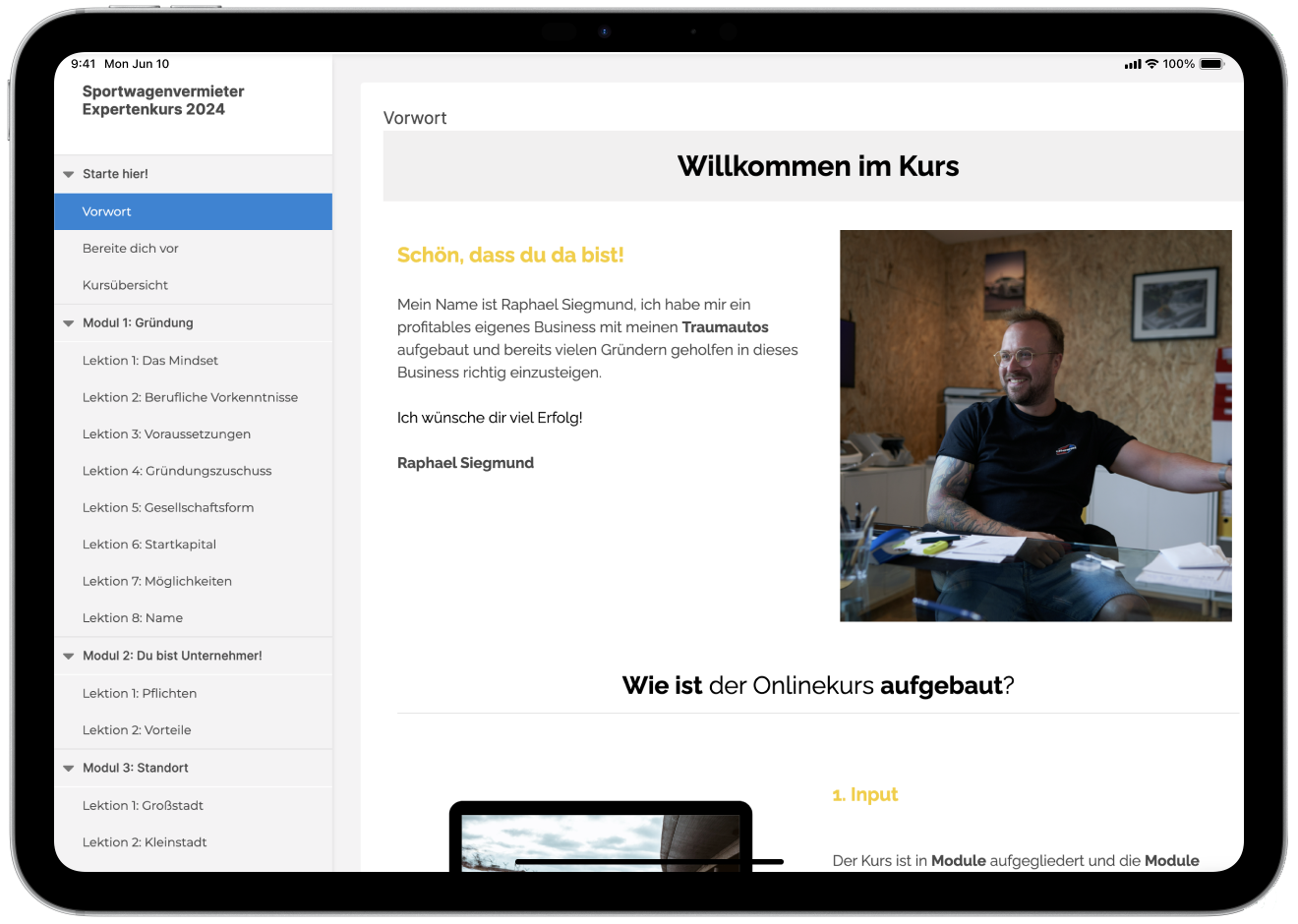 Ein Ausschnitt des Sportwagenvermieter Expertenkurs ist auf einem iPad zu sehen.